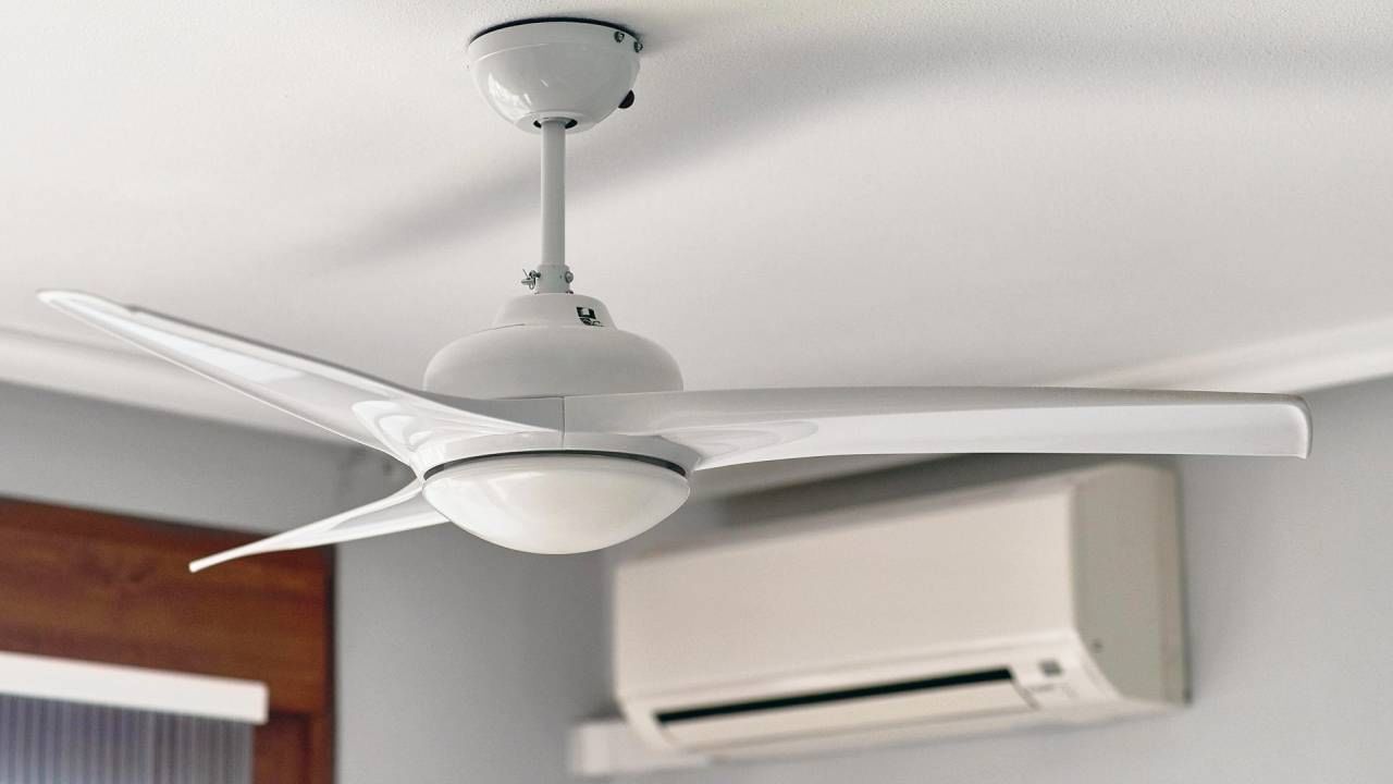 Ceiling Fan Cool Tips: ಮನೆಯಲ್ಲಿರುವ ಫ್ಯಾನ್ ಎಸಿಯಂತೆ ಗಾಳಿ ನೀಡುತ್ತೆ: ಜಸ್ಟ್ ಹೀಗೆ ಮಾಡಿ