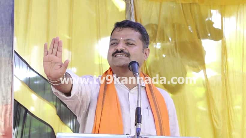 ಅನ್ಯ ಧರ್ಮದ ಯುವತಿಯರನ್ನು ಪ್ರೀತಿಸಿ ಮದುವೆಯಾಗುವಂತೆ ಚಕ್ರವರ್ತಿ ಸೂಲಿಬೆಲೆ ಕರೆ: ವ್ಯಾಪಕ ವಿರೋಧ
