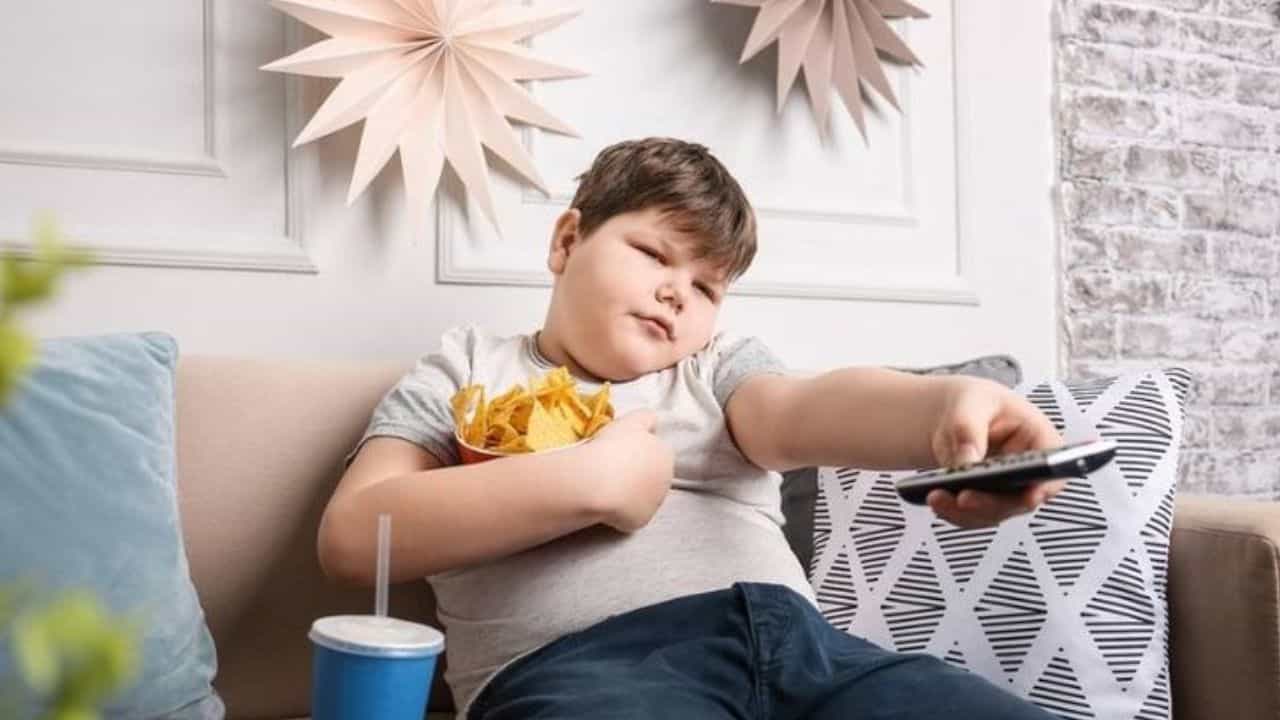 Rising Child Obesity Rates: ಪೋಷಕರೇ, ನಿಮ್ಮ ಮಕ್ಕಳಲ್ಲಿ ಹೆಚ್ಚುತ್ತಿರುವ ಬೊಜ್ಜಿನ ಸಮಸ್ಯೆಗೆ ಇದೇ ಕಾರಣ Rising Child Obesity Rates: ಪೋಷಕರೇ, ನಿಮ್ಮ ಮಕ್ಕಳಲ್ಲಿ ಹೆಚ್ಚುತ್ತಿರುವ ಬೊಜ್ಜಿನ ಸಮಸ್ಯೆಗೆ ಇದೇ ಕಾರಣ
