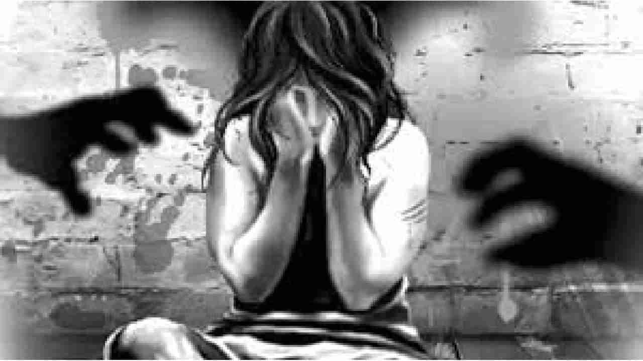 ಮುಂಬೈ: ಬಾಲಕಿ ಮೇಲೆ ಸಾಮೂಹಿಕ ಅತ್ಯಾಚಾರವೆಸಗಿ ರೈಲ್ವೆ ನಿಲ್ದಾಣದಲ್ಲಿ ಎಸೆದು ಹೋದ ಪಾಪಿಗಳು