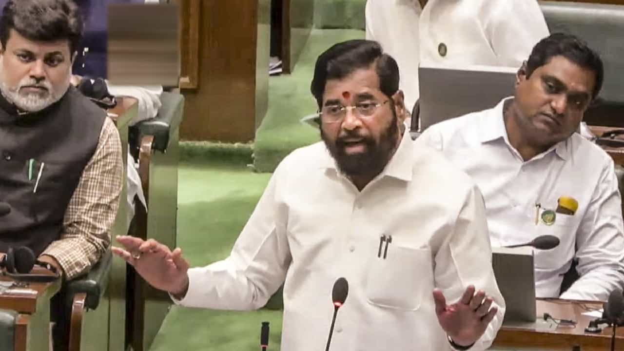 ಔರಂಗಜೇಬನನ್ನು ಬೆಂಬಲಿಸುವವರನ್ನು ಮಹಾರಾಷ್ಟ್ರದಲ್ಲಿ ಯಾರೂ ಸಹಿಸುವುದಿಲ್ಲ; ನಾಗಪುರ ಹಿಂಸಾಚಾರದ ಕುರಿತು ಏಕನಾಥ್ ಶಿಂಧೆ ಔರಂಗಜೇಬನನ್ನು ಬೆಂಬಲಿಸುವವರನ್ನು ಮಹಾರಾಷ್ಟ್ರದಲ್ಲಿ ಯಾರೂ ಸಹಿಸುವುದಿಲ್ಲ; ನಾಗಪುರ ಹಿಂಸಾಚಾರದ ಕುರಿತು ಏಕನಾಥ್ ಶಿಂಧೆ