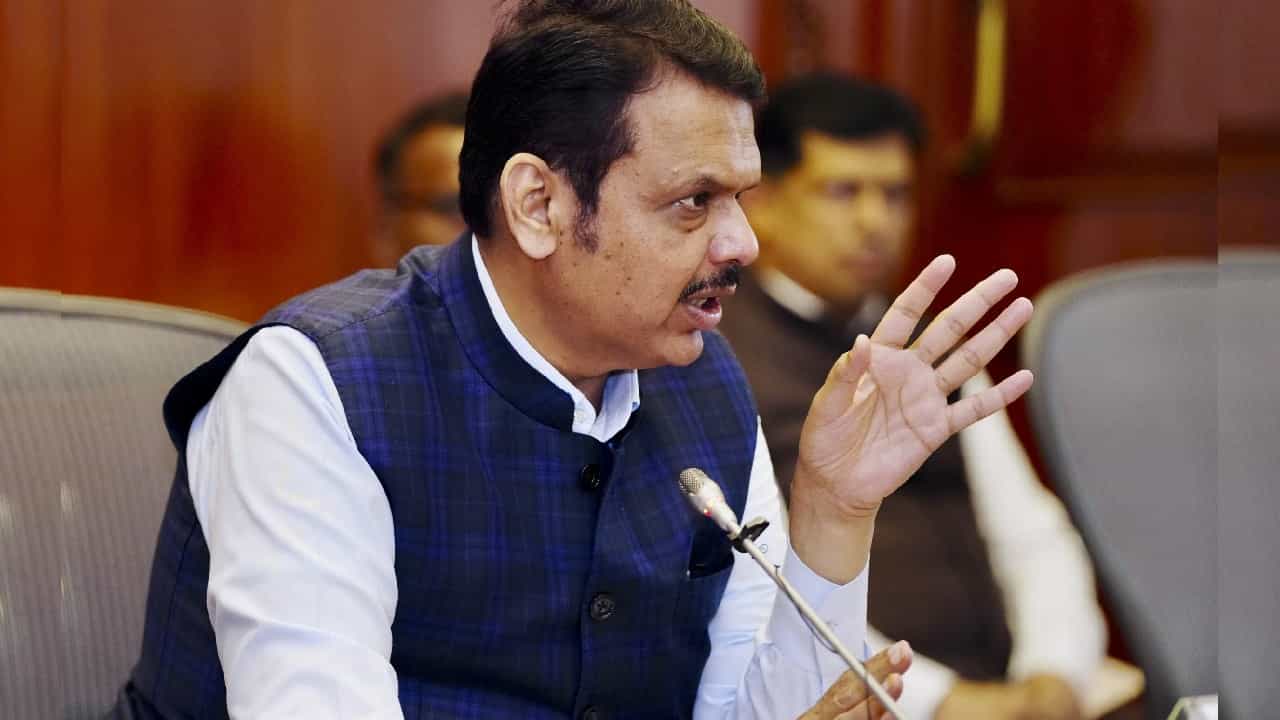 ಔರಂಗಜೇಬನ ವೈಭವೀಕರಣದ ವಿರುದ್ಧ ಕಠಿಣ ಕ್ರಮ ಕೈಗೊಳ್ಳುತ್ತೇವೆ; ಸಿಎಂ ದೇವೇಂದ್ರ ಫಡ್ನವೀಸ್ ಪ್ರತಿಜ್ಞೆ ಔರಂಗಜೇಬನ ವೈಭವೀಕರಣದ ವಿರುದ್ಧ ಕಠಿಣ ಕ್ರಮ ಕೈಗೊಳ್ಳುತ್ತೇವೆ; ಸಿಎಂ ದೇವೇಂದ್ರ ಫಡ್ನವೀಸ್ ಪ್ರತಿಜ್ಞೆ