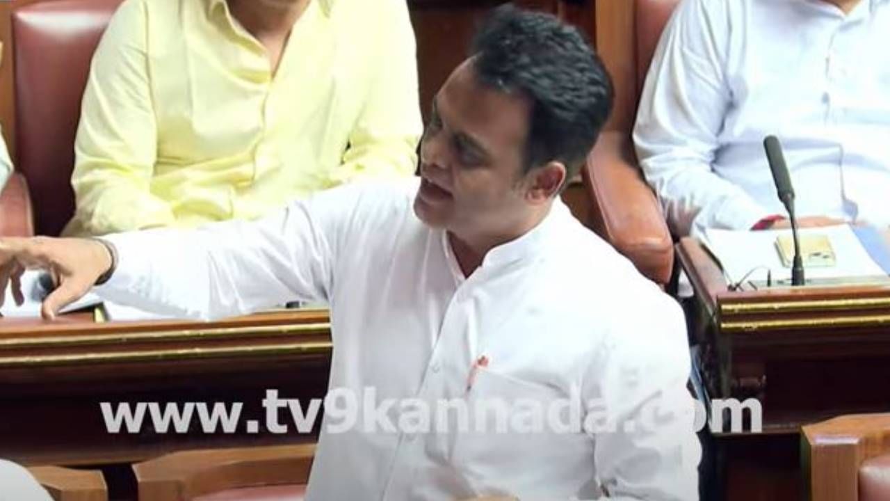 Karnataka Budget Session; ಎಲ್ಲ ತಾಲ್ಲೂಕು   ಕೇಂದ್ರಗಳಲ್ಲೂ ವಿಶ್ವವಿದ್ಯಾಲಯ ಸ್ಥಾಪಿಸಬೇಕಿತ್ತು! ಪ್ರಿಯಾಂಕ್ ಖರ್ಗೆ
