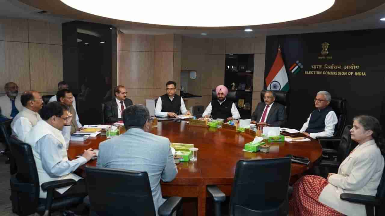 ಚುನಾವಣಾ ಆಯೋಗದಿಂದ ಆಧಾರ್ನೊಂದಿಗೆ ವೋಟರ್ ಐಡಿ ಲಿಂಕ್ಗೆ ಶೀಘ್ರ ಕ್ರಮ; ಚುನಾವಣಾ ಆಯುಕ್ತ ಜ್ಞಾನೇಶ್ ಕುಮಾರ್