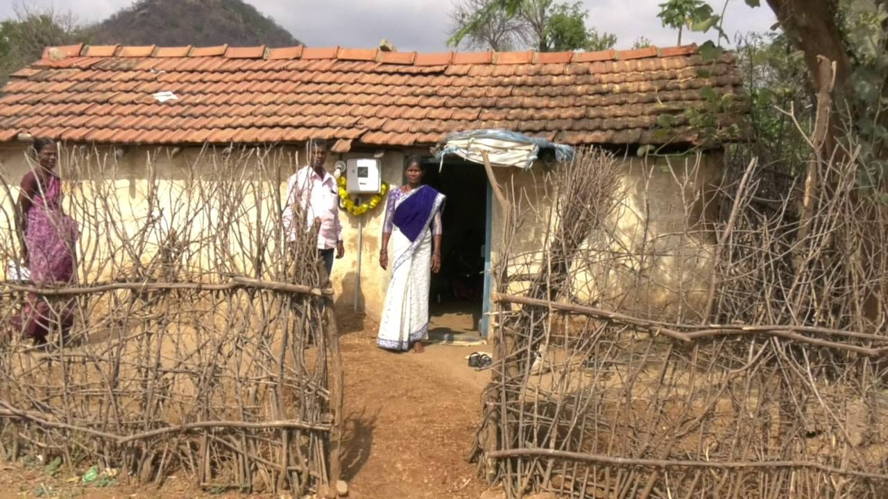 ಮೋದಿ ಹಾಡಿ ಹೊಗಳಿದ ಸೋಲಿಗರ ಗ್ರಾಮಕ್ಕೆ ಸ್ವಾತಂತ್ರ್ಯ ದೊರೆತು 76 ವರ್ಷಗಳ ನಂತರ ವಿದ್ಯತ್ ಸಂಪರ್ಕ ಮೋದಿ ಹಾಡಿ ಹೊಗಳಿದ ಸೋಲಿಗರ ಗ್ರಾಮಕ್ಕೆ ಸ್ವಾತಂತ್ರ್ಯ ದೊರೆತು 76 ವರ್ಷಗಳ ನಂತರ ವಿದ್ಯತ್ ಸಂಪರ್ಕ