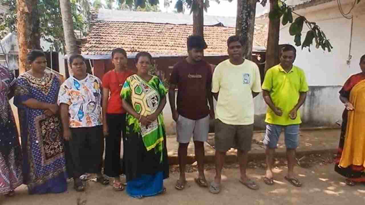 ಒಬ್ಬೊಬ್ಬರಾಗಿ ಸುರಕ್ಷಿತವಾಗಿ ಮನೆ ಸೇರಿದ ದಾವಣಗೆರೆಯ 22 ಹಕ್ಕಿಪಿಕ್ಕಿ ಜನರು ಒಬ್ಬೊಬ್ಬರಾಗಿ ಸುರಕ್ಷಿತವಾಗಿ ಮನೆ ಸೇರಿದ ದಾವಣಗೆರೆಯ 22 ಹಕ್ಕಿಪಿಕ್ಕಿ ಜನರು