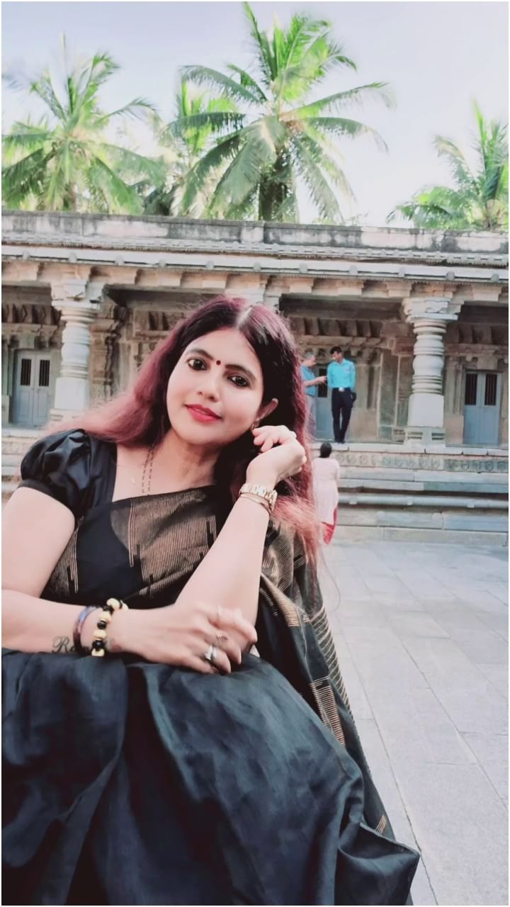ಮಗಳಂತೆ ಹೇಮಾ ರಮೇಶ್ ಕೂಡ ಸೋಶಿಯಲ್ ಮೀಡಿಯಾದಲ್ಲಿ ಆ್ಯಕ್ಟೀವ್ ಆಗಿದ್ದಾರೆ.