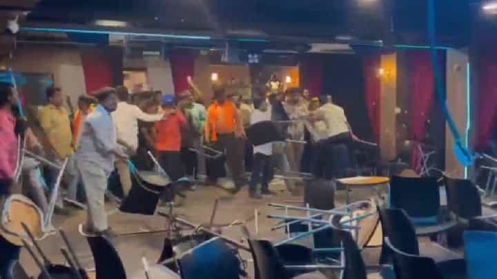 ಏಕನಾಥ್ ಶಿಂಧೆಯನ್ನು ಅಪಹಾಸ್ಯ ಮಾಡಿದ್ದ ಕುನಾಲ್ ಕಮ್ರಾ, ಕಾರ್ಯಕ್ರಮ ನಡೆದ ಹೋಟೆಲ್ ಧ್ವಂಸ ಏಕನಾಥ್ ಶಿಂಧೆಯನ್ನು ಅಪಹಾಸ್ಯ ಮಾಡಿದ್ದ ಕುನಾಲ್ ಕಮ್ರಾ, ಕಾರ್ಯಕ್ರಮ ನಡೆದ ಹೋಟೆಲ್ ಧ್ವಂಸ