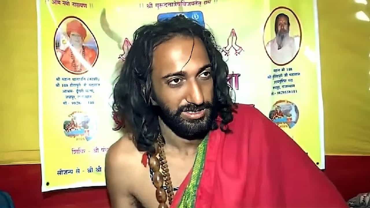 ಗಾಂಜಾ ಜೊತೆ ಸಿಕ್ಕಿಬಿದ್ದ ಐಐಟಿ ಬಾಬಾ; ಅದು ಪ್ರಸಾದವೆಂದು ಸಮಜಾಯಿಷಿ!