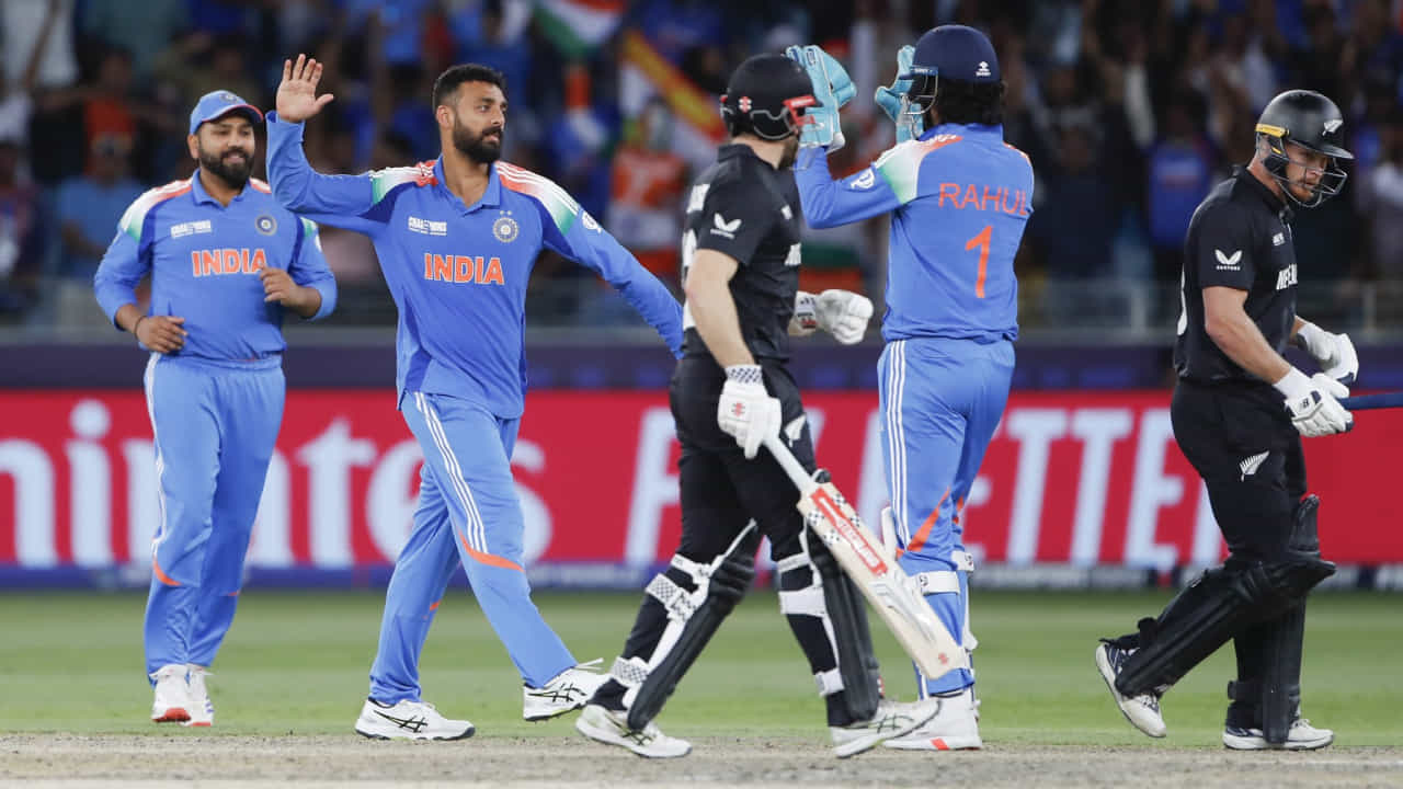 IND vs NZ: ಮೊದಲ ಪಂದ್ಯದಲ್ಲೇ ಮಿಂಚಿದ ವರುಣ್; ಕಿವೀಸ್ ವಿರುದ್ಧ ಭಾರತಕ್ಕೆ 44 ರನ್ಗಳ ಜಯ IND vs NZ: ಮೊದಲ ಪಂದ್ಯದಲ್ಲೇ ಮಿಂಚಿದ ವರುಣ್; ಕಿವೀಸ್ ವಿರುದ್ಧ ಭಾರತಕ್ಕೆ 44 ರನ್ಗಳ ಜಯ