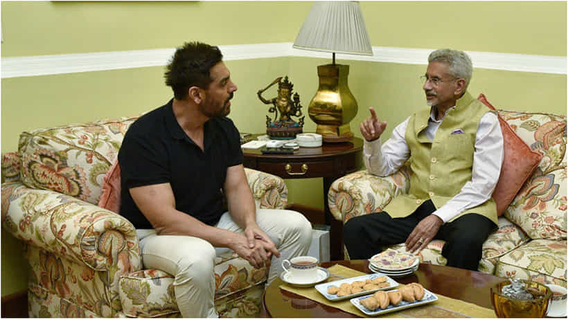 ವಿದೇಶಾಂಗ ಸಚಿವ ಡಾ. ಎಸ್. ಜೈಶಂಕರ್ ಭೇಟಿಯಾದ ನಟ ಜಾನ್ ಅಬ್ರಹಾಂ