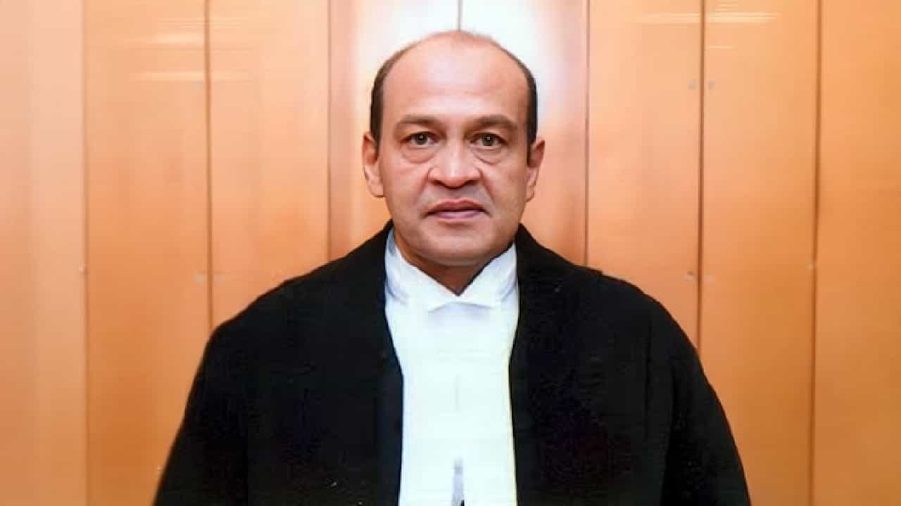 ಮನೆಯಲ್ಲಿ ಹಣ ಪತ್ತೆ ಪ್ರಕರಣ; ಯಶವಂತ್ ವರ್ಮಾ ನ್ಯಾಯಾಂಗ ಕರ್ತವ್ಯ ನಿರ್ವಹಿಸದಂತೆ ಹೈಕೋರ್ಟ್ ಆದೇಶ ಮನೆಯಲ್ಲಿ ಹಣ ಪತ್ತೆ ಪ್ರಕರಣ; ಯಶವಂತ್ ವರ್ಮಾ ನ್ಯಾಯಾಂಗ ಕರ್ತವ್ಯ ನಿರ್ವಹಿಸದಂತೆ ಹೈಕೋರ್ಟ್ ಆದೇಶ