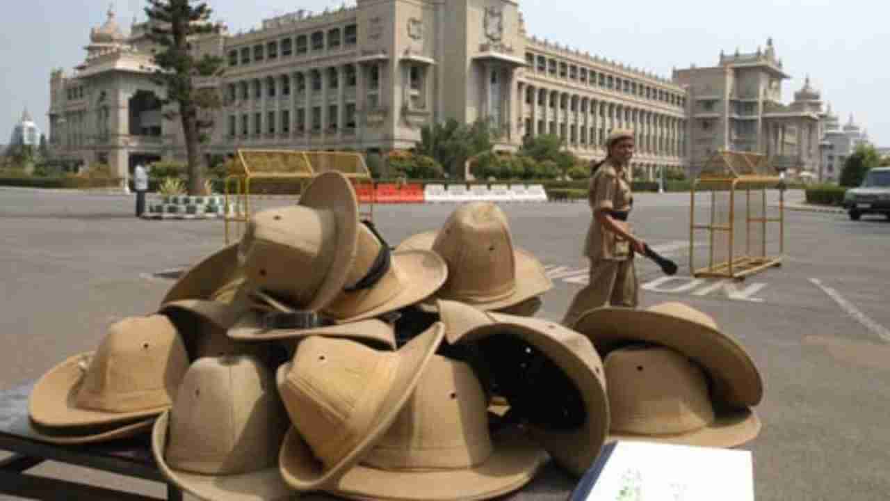 ಸದ್ಯದಲ್ಲೇ ಬ್ರಿಟಿಷ್ ಕಾಲದ ಟೋಪಿಗೆ ನಿವೃತ್ತಿ: ಕರ್ನಾಟಕ ಪೊಲೀಸರ ತಲೆ ಅಲಂಕರಿಸಲಿದೆ ಸ್ಮಾರ್ಟ್​ ಹ್ಯಾಟ್​