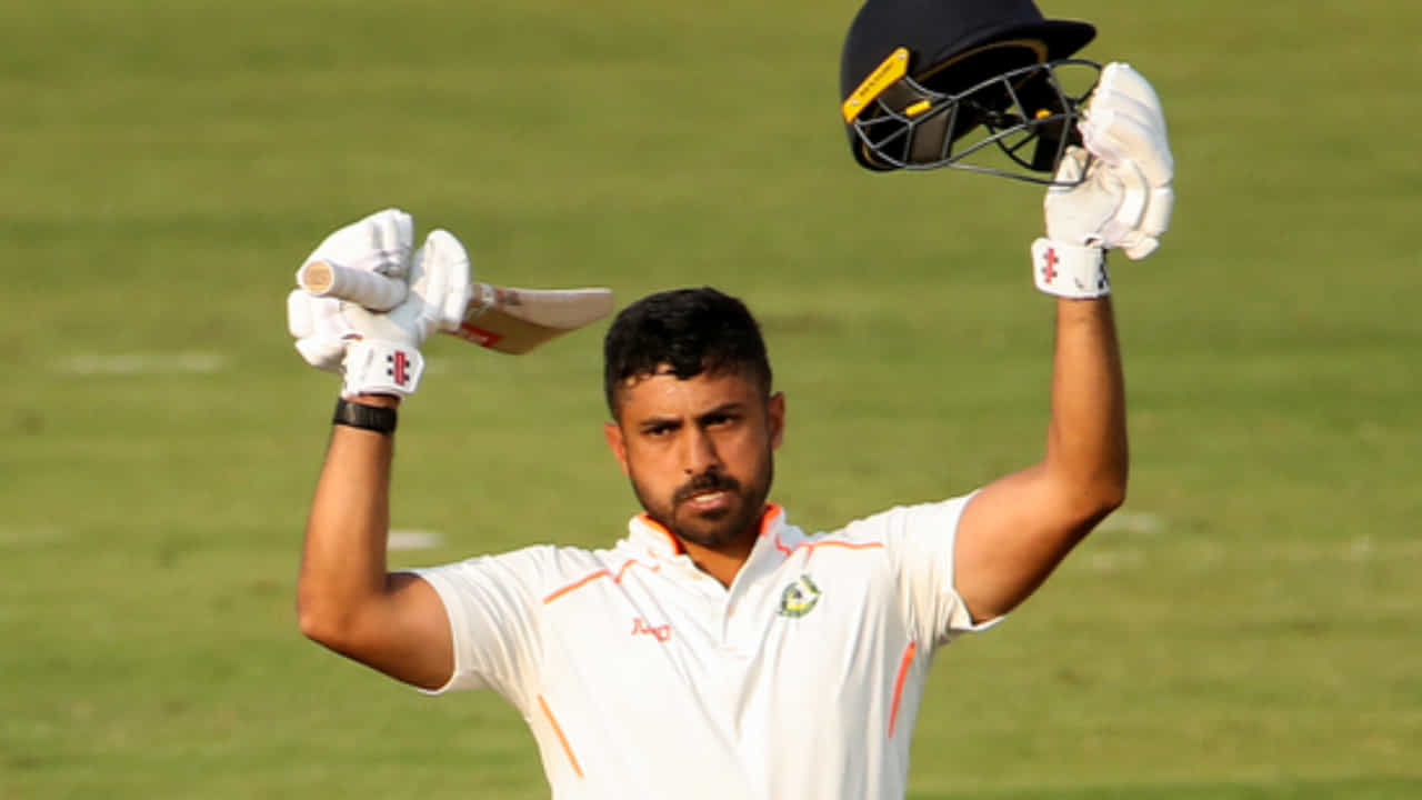 Ranji Trophy Final: ಕೇರಳ ವಿರುದ್ಧ ಗೆಲುವಿನ ಶತಕ ಸಿಡಿಸಿದ ಕನ್ನಡಿಗ ಕರುಣ್ ನಾಯರ್ Ranji Trophy Final: ಕೇರಳ ವಿರುದ್ಧ ಗೆಲುವಿನ ಶತಕ ಸಿಡಿಸಿದ ಕನ್ನಡಿಗ ಕರುಣ್ ನಾಯರ್