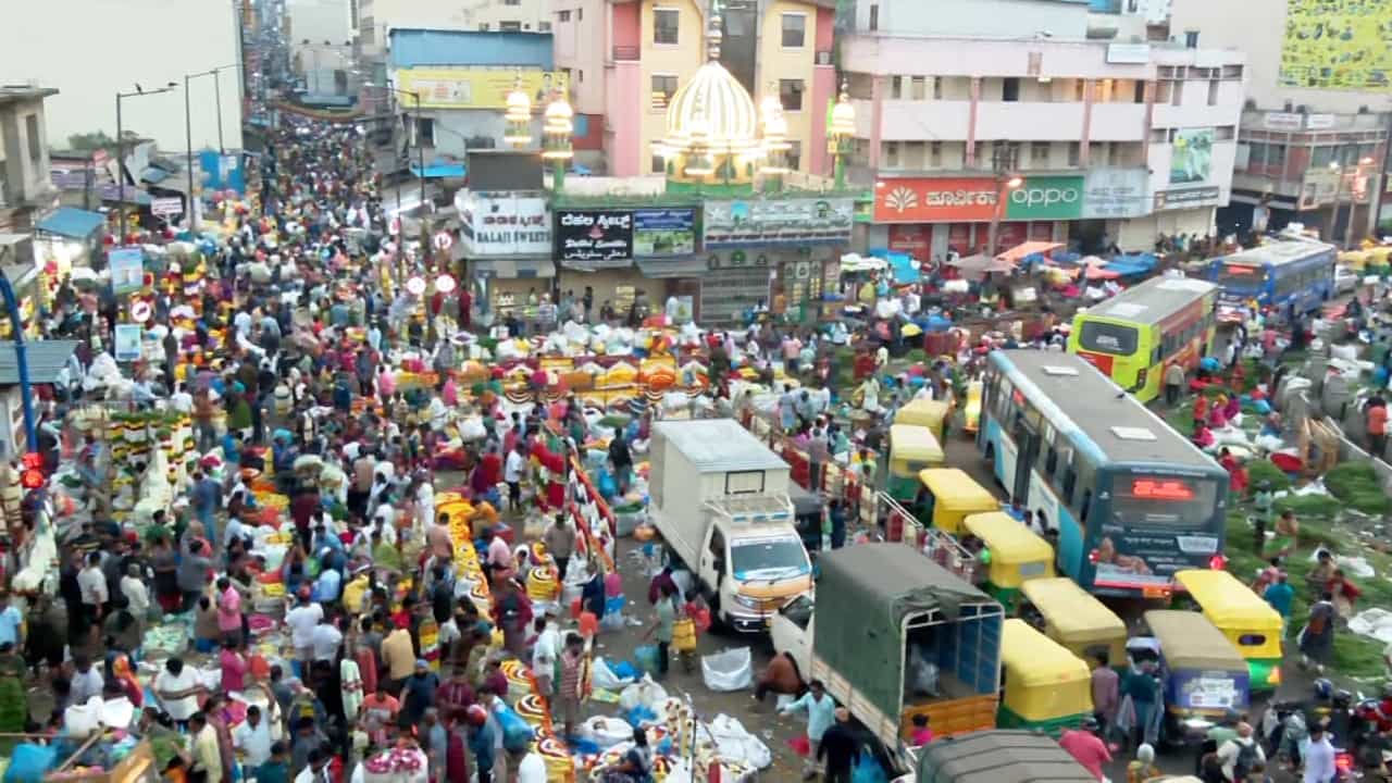 Karnataka Bandh: ಬೆಂಗಳೂರಿಗೆ ತಟ್ಟದ ಬಂದ್ ಬಿಸಿ: ಯಾವ ಜಿಲ್ಲೆಯಲ್ಲಿ ಹೇಗಿದೆ ಪರಿಸ್ಥಿತಿ? ಇಲ್ಲಿದೆ ವಿವರ Karnataka Bandh: ಬೆಂಗಳೂರಿಗೆ ತಟ್ಟದ ಬಂದ್ ಬಿಸಿ: ಯಾವ ಜಿಲ್ಲೆಯಲ್ಲಿ ಹೇಗಿದೆ ಪರಿಸ್ಥಿತಿ? ಇಲ್ಲಿದೆ ವಿವರ