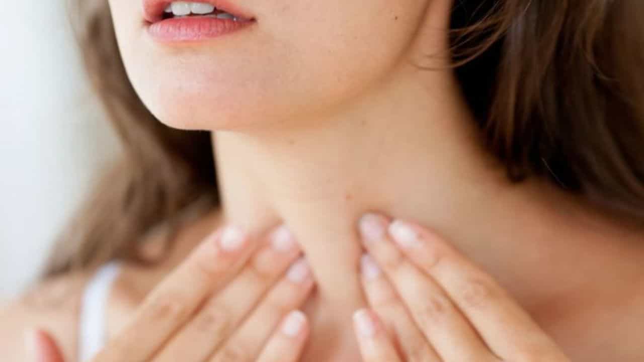 Thyroid Friendly Salt: ಥೈರಾಯ್ಡ್ ಸಮಸ್ಯೆ ಇರುವವರು ಯಾವ ಉಪ್ಪನ್ನು ತಿನ್ನಬೇಕು? ತಜ್ಞರು ನೀಡಿದ ಮಾಹಿತಿ ಇಲ್ಲಿದೆ Thyroid Friendly Salt: ಥೈರಾಯ್ಡ್ ಸಮಸ್ಯೆ ಇರುವವರು ಯಾವ ಉಪ್ಪನ್ನು ತಿನ್ನಬೇಕು? ತಜ್ಞರು ನೀಡಿದ ಮಾಹಿತಿ ಇಲ್ಲಿದೆ