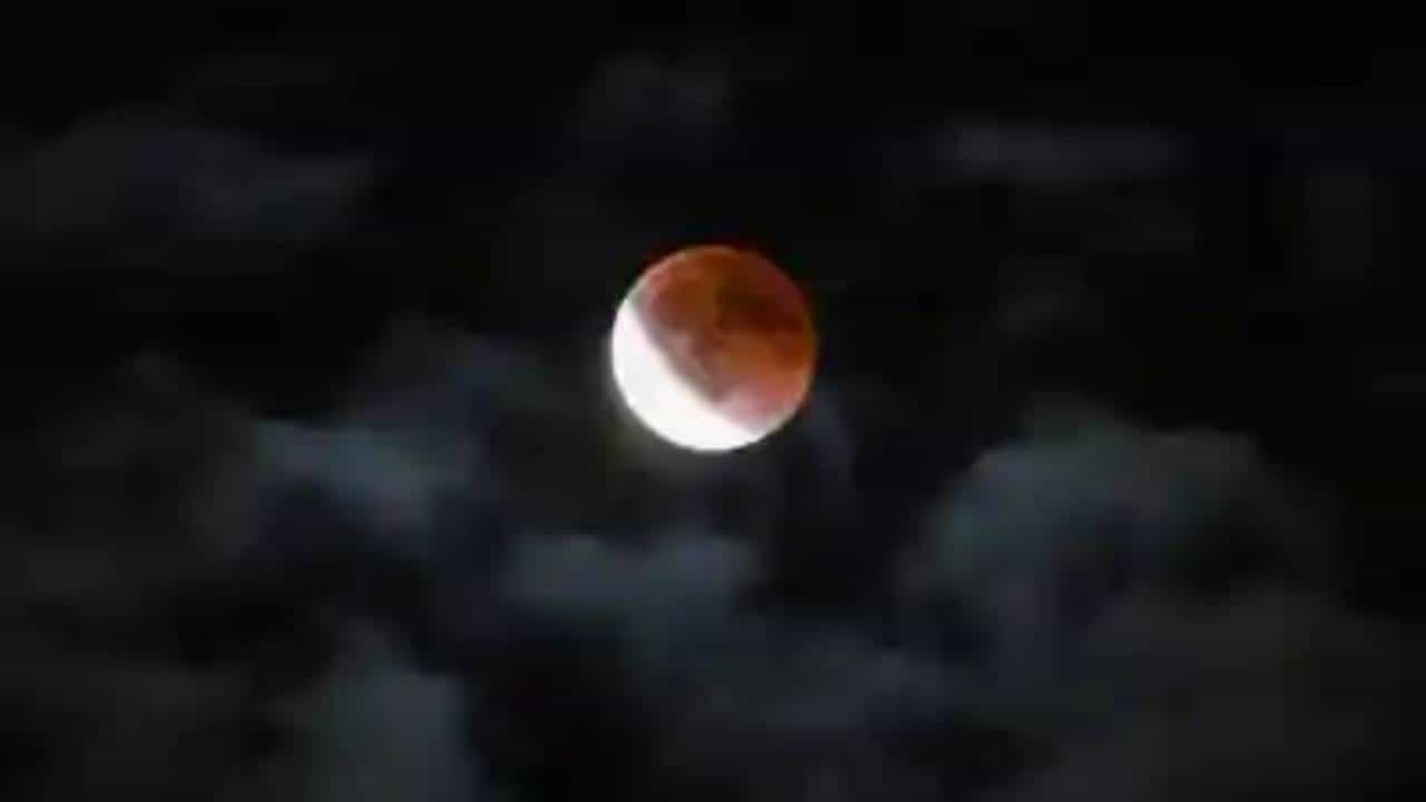 Lunar Eclipse During Holi: ಇಂದು ವರ್ಷದ ಮೊದಲ ಚಂದ್ರಗ್ರಹಣ; ಅಶುಭ ಪರಿಣಾಮಗಳನ್ನು ತಪ್ಪಿಸುವ ಮಾರ್ಗಗಳು