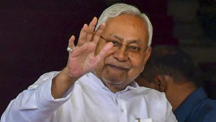 ಬಿಹಾರ ವಿಧಾನಸಭೆಯಲ್ಲಿ ಮೀಸಲಾತಿ ಕುರಿತು ನಿತೀಶ್ ಕುಮಾರ್ ಮತ್ತು ರಾಬ್ರಿ ದೇವಿ ನಡುವೆ ಮತ್ತೆ ತೀವ್ರ ವಾಗ್ವಾದ ಬಿಹಾರ ವಿಧಾನಸಭೆಯಲ್ಲಿ ಮೀಸಲಾತಿ ಕುರಿತು ನಿತೀಶ್ ಕುಮಾರ್ ಮತ್ತು ರಾಬ್ರಿ ದೇವಿ ನಡುವೆ ಮತ್ತೆ ತೀವ್ರ ವಾಗ್ವಾದ