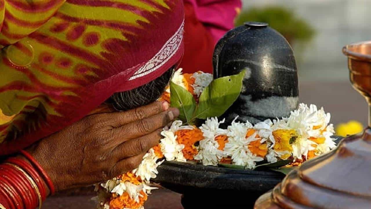 Pradosh Vrat 2025: ಪ್ರದೋಷ ವ್ರತದಂದು ಮಹಿಳೆಯರು ಈ ಪರಿಹಾರ ಮಾಡಿ,ಯಾವುದೇ ಸಮಸ್ಯೆ ಹತ್ತಿರ ಸುಳಿಯುವುದಿಲ್ಲ!