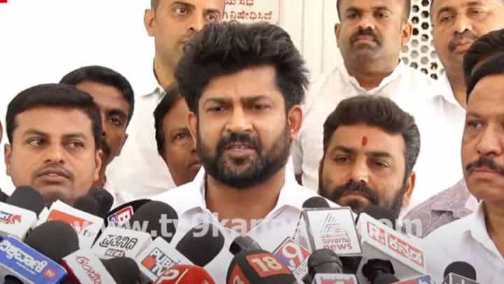 ಹಲಾಲ್ ಬಜೆಟ್ ಅಲ್ಲವೆನ್ನುವ ಸಿದ್ದರಾಮಯ್ಯ ಇತರ ಜಾತಿ ನಿಗಮಗಳಿಗೆ ಎಷ್ಟು ಅನುದಾನ ನೀಡಿದ್ದಾರೆ? ಪ್ರತಾಪ್ ಸಿಂಹ ಹಲಾಲ್ ಬಜೆಟ್ ಅಲ್ಲವೆನ್ನುವ ಸಿದ್ದರಾಮಯ್ಯ ಇತರ ಜಾತಿ ನಿಗಮಗಳಿಗೆ ಎಷ್ಟು ಅನುದಾನ ನೀಡಿದ್ದಾರೆ? ಪ್ರತಾಪ್ ಸಿಂಹ