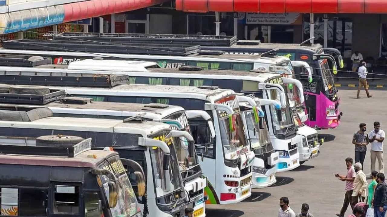 ಯುಗಾದಿ, ರಂಜಾನ್ಗೆ ಊರಿಗೆ ಹೊರಡುವವರಿಗೆ ಶಾಕ್: ಬಸ್ ಟಿಕೆಟ್ ದರ ಭಾರಿ ಏರಿಕೆ, ಇಲ್ಲಿದೆ ವಿವರ ಯುಗಾದಿ, ರಂಜಾನ್ಗೆ ಊರಿಗೆ ಹೊರಡುವವರಿಗೆ ಶಾಕ್: ಬಸ್ ಟಿಕೆಟ್ ದರ ಭಾರಿ ಏರಿಕೆ, ಇಲ್ಲಿದೆ ವಿವರ