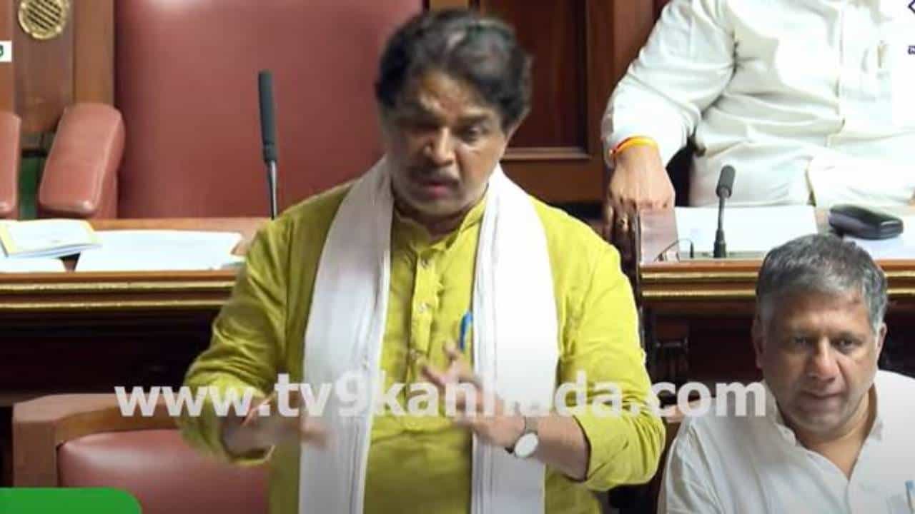 ಕಲಾವಿದರಿಗೆ ಶಿವಕುಮಾರ್ ನಟ್ಟು ಬೋಲ್ಟು ಸರಿ ಮಾಡ್ತೀನಿ ಅಂತ ಹೇಳಿದ್ದು ಸರಿಯಲ್ಲ: ಆರ್ ಅಶೋಕ ಕಲಾವಿದರಿಗೆ ಶಿವಕುಮಾರ್ ನಟ್ಟು ಬೋಲ್ಟು ಸರಿ ಮಾಡ್ತೀನಿ ಅಂತ ಹೇಳಿದ್ದು ಸರಿಯಲ್ಲ: ಆರ್ ಅಶೋಕ