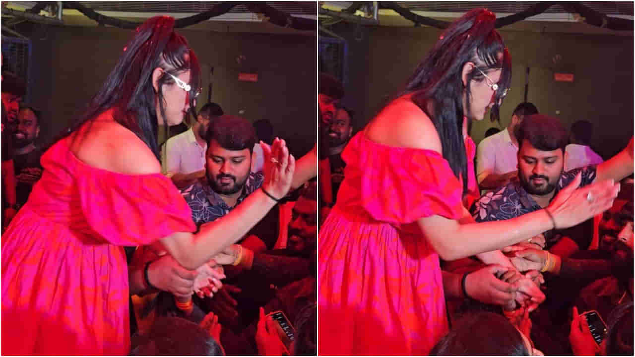 ಅಭಿಮಾನಿಯ ಅತಿರೇಕ: ಮುಟ್ಟಲು ಬಂದವನಿಗೆ ಏಟು ಕೊಟ್ಟ ರಾಗಿಣಿ ದ್ವಿವೇದಿ