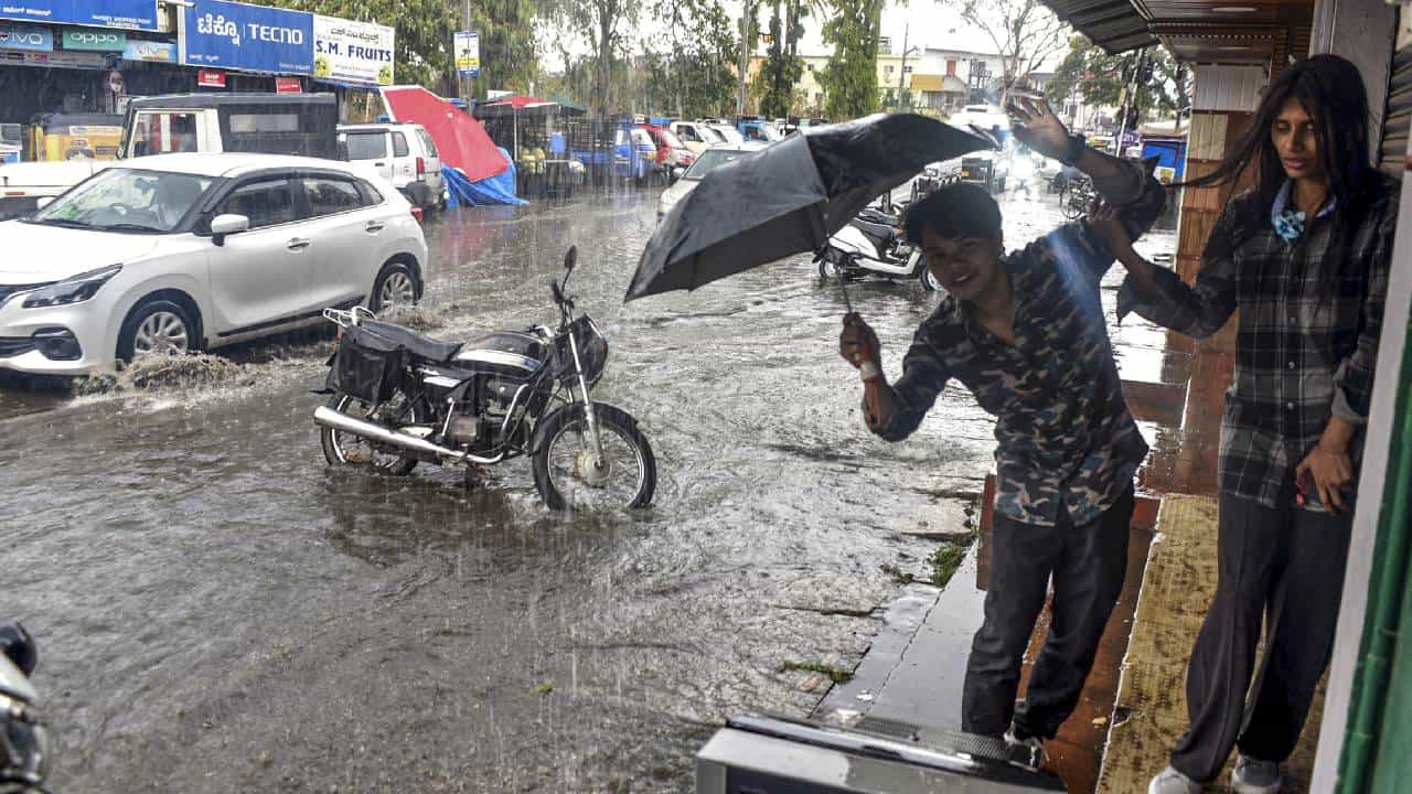 Karnataka Weather: ಇಂದಿನಿಂದ ಎರಡು ದಿನಗಳ ಕಾಲ ಕರ್ನಾಟಕದ ಈ ಜಿಲ್ಲೆಗಳಲ್ಲಿ ಮಳೆ