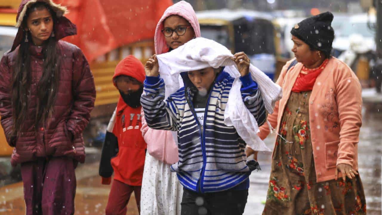 Karnataka Weather: ಶಿವಮೊಗ್ಗ, ಕೊಡಗು ಸೇರಿ ಕರ್ನಾಟಕದ 11 ಜಿಲ್ಲೆಗಳಲ್ಲಿ ಇಂದು ಮಳೆ Karnataka Weather: ಶಿವಮೊಗ್ಗ, ಕೊಡಗು ಸೇರಿ ಕರ್ನಾಟಕದ 11 ಜಿಲ್ಲೆಗಳಲ್ಲಿ ಇಂದು ಮಳೆ