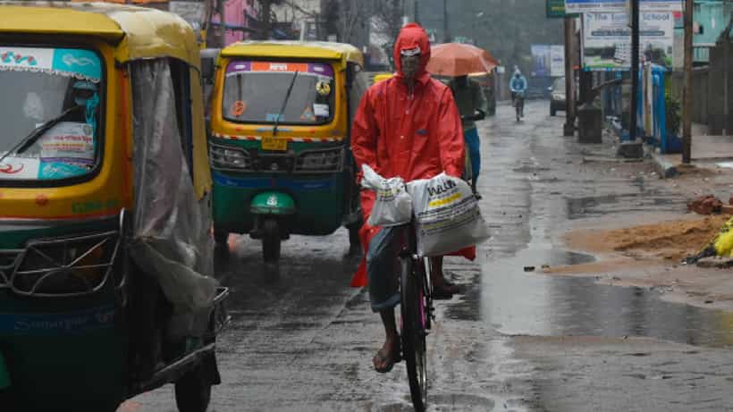 Karnataka Weather: ಬೆಂಗಳೂರು ಸೇರಿ ಕರ್ನಾಟಕದ 25ಕ್ಕೂ ಹೆಚ್ಚು ಜಿಲ್ಲೆಗಳಲ್ಲಿ ಜೋರು ಮಳೆ ಸಾಧ್ಯತೆ, ಯೆಲ್ಲೋ ಅಲರ್ಟ್