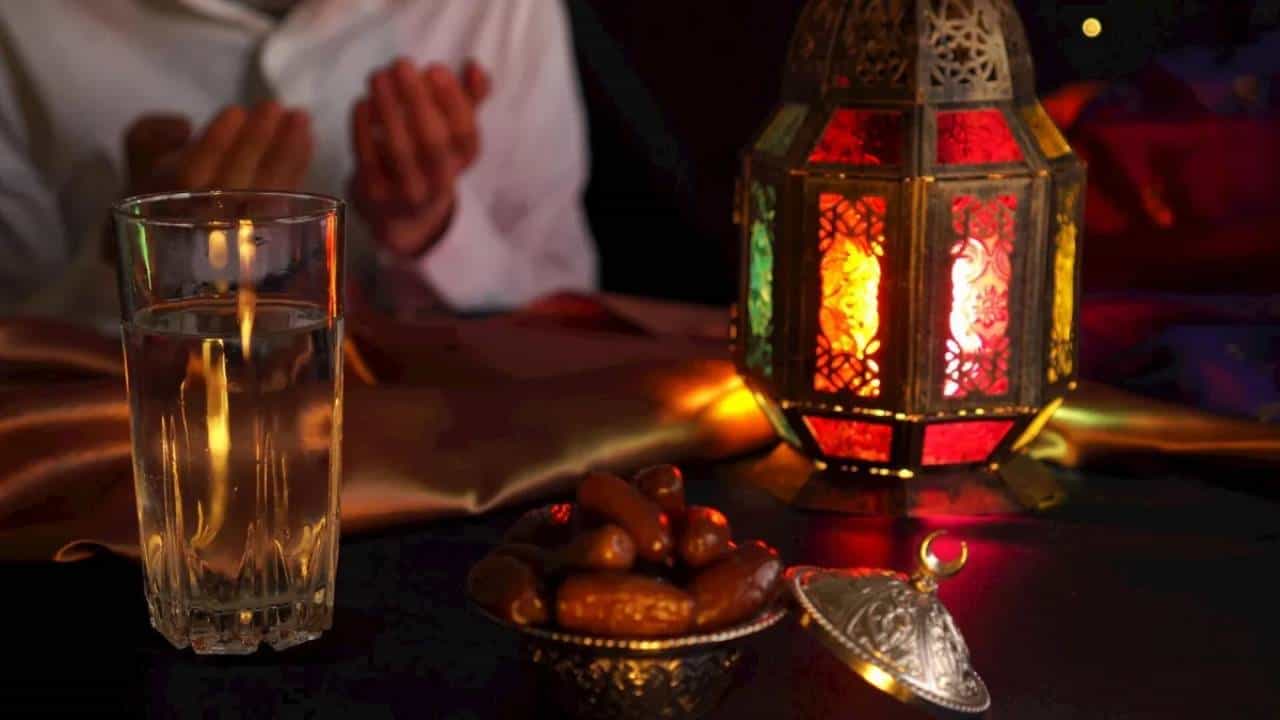 Ramadan 2025: ಪವಿತ್ರ ರಂಜಾನ್ ತಿಂಗಳಲ್ಲಿ ಈ ತಪ್ಪುಗಳನ್ನು ಮಾಡಬೇಡಿ Ramadan 2025: ಪವಿತ್ರ ರಂಜಾನ್ ತಿಂಗಳಲ್ಲಿ ಈ ತಪ್ಪುಗಳನ್ನು ಮಾಡಬೇಡಿ