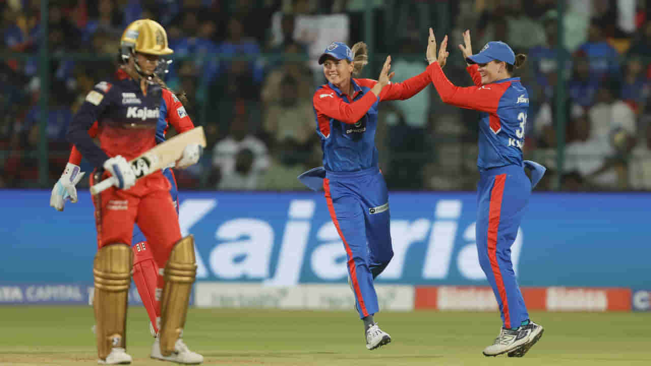 RCB vs DC: ಬೆಂಗಳೂರಿನಲ್ಲಿ ಸತತ ನಾಲ್ಕನೇ ಪಂದ್ಯ ಸೋತ ಆರ್ಸಿಬಿ; ಸೆಮೀಸ್ ಹಾದಿ ಕಠಿಣ