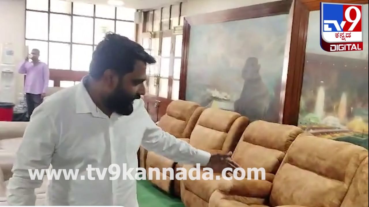 ವಿಧಾನಸೌಧ ಮೊಗಸಾಲೆಯಲ್ಲಿ ಶಾಸಕರ ವಿಶ್ರಾಂತಿಗೆ ಬಂತು ರಿಕ್ಲೈನರ್ ಚೇರ್