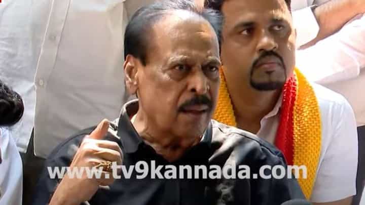 ಕರ್ನಾಟಕ ಬಂದ್; ಸರ್ಕಾರ ನಮ್ಮ ಹೋರಾಟವನ್ನು ಹತ್ತಿಕ್ಕುವ ಪ್ರಯತ್ನ ಮಾಡುತ್ತಿದೆ: ಸಾರಾ ಗೋವಿಂದು ಕರ್ನಾಟಕ ಬಂದ್; ಸರ್ಕಾರ ನಮ್ಮ ಹೋರಾಟವನ್ನು ಹತ್ತಿಕ್ಕುವ ಪ್ರಯತ್ನ ಮಾಡುತ್ತಿದೆ: ಸಾರಾ ಗೋವಿಂದು