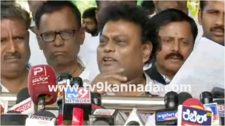 ಚಿತ್ರರಂಗ ಕೇಳಿದ್ದನ್ನೆಲ್ಲ ಬಜೆಟ್ನಲ್ಲಿ ಕೊಟ್ಟಿದ್ದಾರೆ: ಸಿದ್ದರಾಮಯ್ಯಗೆ ಸಾಧು ಕೋಕಿಲ ಧನ್ಯವಾದ ಚಿತ್ರರಂಗ ಕೇಳಿದ್ದನ್ನೆಲ್ಲ ಬಜೆಟ್ನಲ್ಲಿ ಕೊಟ್ಟಿದ್ದಾರೆ: ಸಿದ್ದರಾಮಯ್ಯಗೆ ಸಾಧು ಕೋಕಿಲ ಧನ್ಯವಾದ