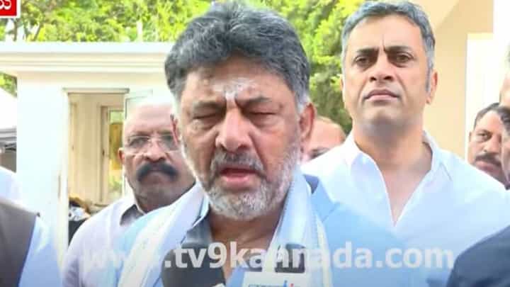 ಹನಿ ಟ್ರ್ಯಾಪ್ ಪ್ರಕರಣ ಹಿಟ್ ಅಂಡ್ ರನ್ ಆಗಬಾರದು, ಟಾರ್ಗೆಟ್ ಆಗಿರುವವರು ದೂರು ಸಲ್ಲಿಸಲಿ: ಡಿಕೆ ಶಿವಕುಮಾರ್ ಹನಿ ಟ್ರ್ಯಾಪ್ ಪ್ರಕರಣ ಹಿಟ್ ಅಂಡ್ ರನ್ ಆಗಬಾರದು, ಟಾರ್ಗೆಟ್ ಆಗಿರುವವರು ದೂರು ಸಲ್ಲಿಸಲಿ: ಡಿಕೆ ಶಿವಕುಮಾರ್