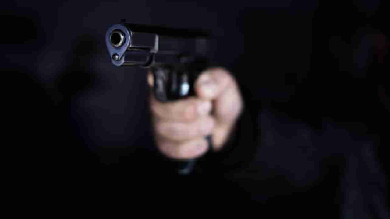 ಎರಡನೇ ಮದುವೆಯಾಗಲು ಅಡ್ಡಿಯಾದ ಮಗನಿಗೆ ಶೂಟ್ ಮಾಡಿ ಕೊಂದ ತಂದೆ