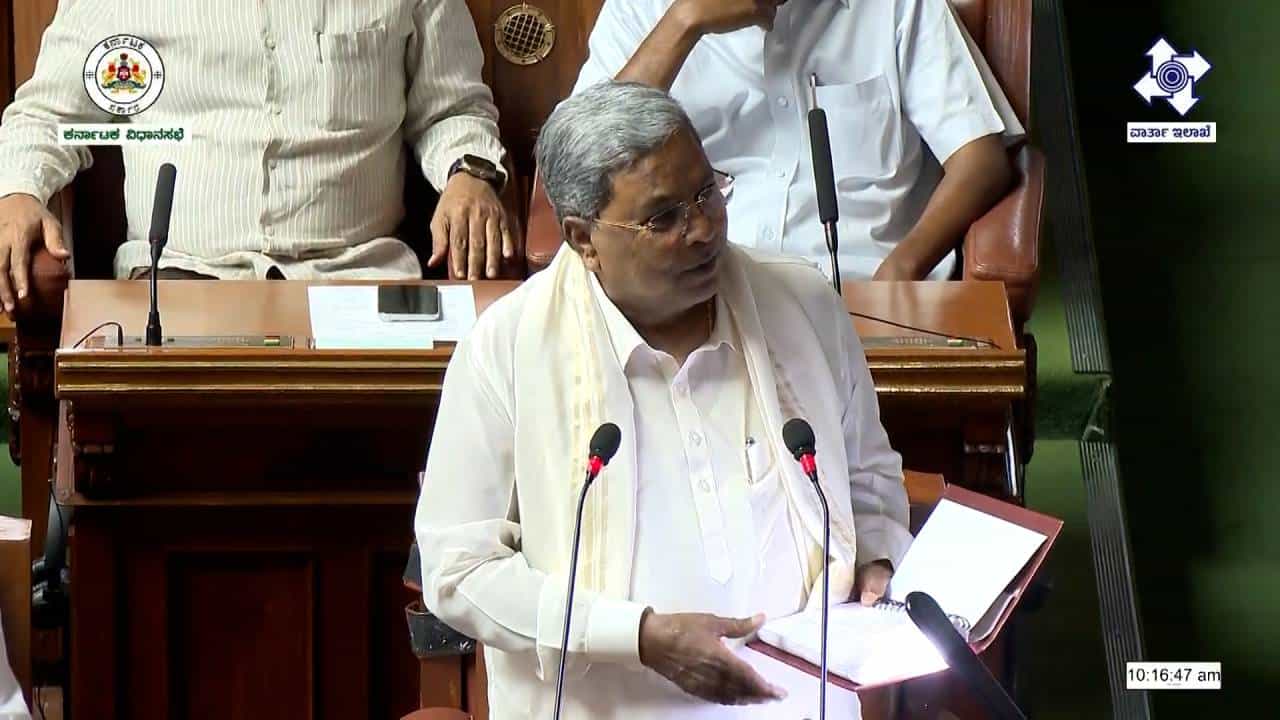 ದುಡಿಯುವ ವರ್ಗಕ್ಕೆ ಅಲ್ಪ ಬಿಸಿ ಮುಟ್ಟಿಸಿದ ಸಿದ್ದರಾಮಯ್ಯ ಬಜೆಟ್​: ವೃತ್ತಿ ತೆರಿಗೆ ಏರಿಕೆ
