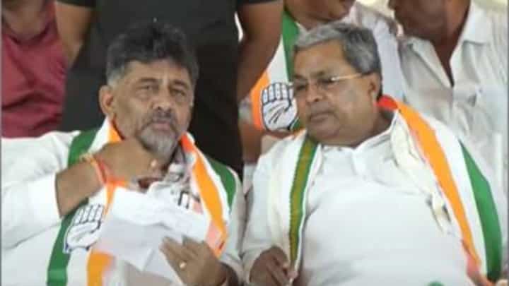 ಹನಿ ಟ್ರ್ಯಾಪ್ ಪ್ರಕರಣ ದೆಹಲಿಗೆ ಶಿಫ್ಟ್ ಆಗುವ ಲಕ್ಷಣಗಳು ಪ್ರಖರ, ದೆಹಲಿಗೆ ಭೇಟಿ ನೀಡಲಿರೋ ಸಿಎಂ ಹನಿ ಟ್ರ್ಯಾಪ್ ಪ್ರಕರಣ ದೆಹಲಿಗೆ ಶಿಫ್ಟ್ ಆಗುವ ಲಕ್ಷಣಗಳು ಪ್ರಖರ, ದೆಹಲಿಗೆ ಭೇಟಿ ನೀಡಲಿರೋ ಸಿಎಂ