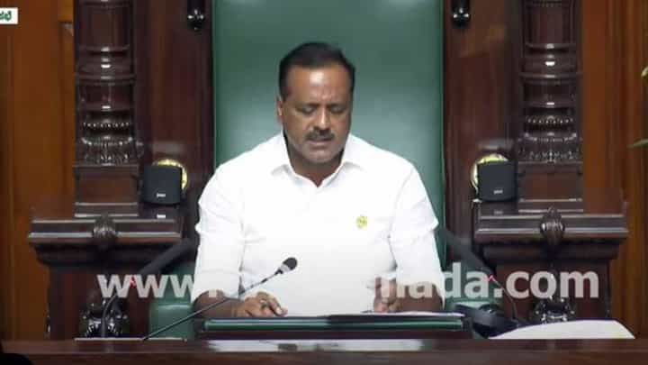 Karnataka Budget Session: ಶಾಸಕರ ಗೌರವ ಮುಖ್ಯವೆಂದ ಸಭಾಧ್ಯಕ್ಷ ಯುಟಿ ಖಾದರ್ ರೂಲಿಂಗನ್ನು ಮೇಜುಕುಟ್ಟಿ ಸ್ವಾಗತಿಸಿದ ವಿಪಕ್ಷ ನಾಯಕರು Karnataka Budget Session: ಶಾಸಕರ ಗೌರವ ಮುಖ್ಯವೆಂದ ಸಭಾಧ್ಯಕ್ಷ ಯುಟಿ ಖಾದರ್ ರೂಲಿಂಗನ್ನು ಮೇಜುಕುಟ್ಟಿ ಸ್ವಾಗತಿಸಿದ ವಿಪಕ್ಷ ನಾಯಕರು