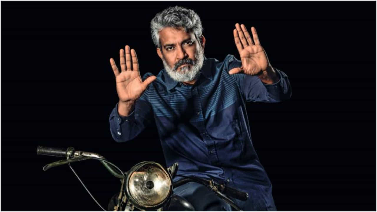 ಒಡಿಶಾಗೆ ಹೋಗಿ ತಪ್ಪು ಮಾಡಿದ್ರಾ ರಾಜಮೌಳಿ? ಶೂಟಿಂಗ್ ಸೆಟ್ ಫೋಟೋ ಲೀಕ್ ಒಡಿಶಾಗೆ ಹೋಗಿ ತಪ್ಪು ಮಾಡಿದ್ರಾ ರಾಜಮೌಳಿ? ಶೂಟಿಂಗ್ ಸೆಟ್ ಫೋಟೋ ಲೀಕ್