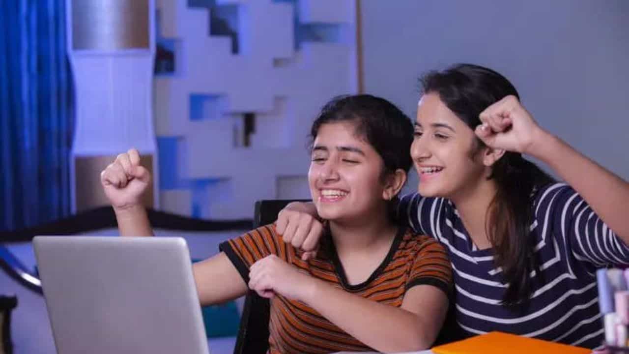 SSLC ಬಳಿಕ ಯಾವ ಕೋರ್ಸ್ ಆಯ್ಕೆ ಮಾಡಿದರೆ ಜಾಬ್ ಸಿಗೋದು ಗ್ಯಾರಂಟಿ, ಇಲ್ಲಿದೆ ಮಾಹಿತಿ SSLC ಬಳಿಕ ಯಾವ ಕೋರ್ಸ್ ಆಯ್ಕೆ ಮಾಡಿದರೆ ಜಾಬ್ ಸಿಗೋದು ಗ್ಯಾರಂಟಿ, ಇಲ್ಲಿದೆ ಮಾಹಿತಿ