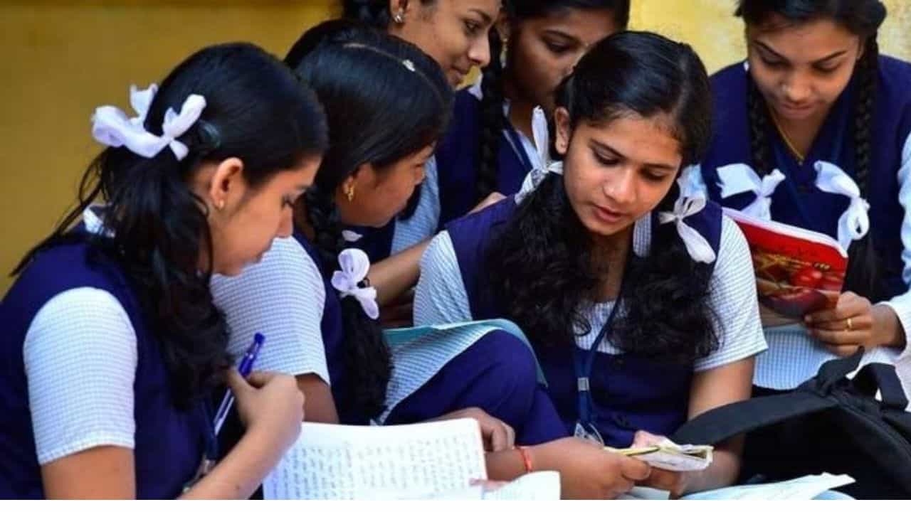 SSLC Exams Preparation Tips: ನಾಳೆಯಿಂದ ಎಸ್ಎಸ್ಎಲ್ಸಿ ಪರೀಕ್ಷೆ ಆರಂಭ, ಒಂದು ದಿನದ ಸಿದ್ಧತೆ ಹೀಗಿರಲಿ SSLC Exams Preparation Tips: ನಾಳೆಯಿಂದ ಎಸ್ಎಸ್ಎಲ್ಸಿ ಪರೀಕ್ಷೆ ಆರಂಭ, ಒಂದು ದಿನದ ಸಿದ್ಧತೆ ಹೀಗಿರಲಿ