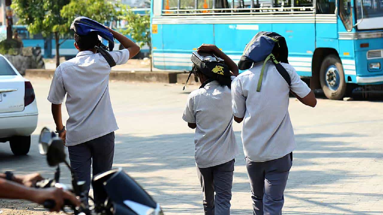 Karnataka Weather: ಕಲಬುರಗಿಯಲ್ಲಿ ಗರಿಷ್ಠ ತಾಪಮಾನ, ಮೈಸೂರಿನಲ್ಲಿ ಅತ್ಯಂತ ಕನಿಷ್ಠ ಉಷ್ಣಾಂಶ Karnataka Weather: ಕಲಬುರಗಿಯಲ್ಲಿ ಗರಿಷ್ಠ ತಾಪಮಾನ, ಮೈಸೂರಿನಲ್ಲಿ ಅತ್ಯಂತ ಕನಿಷ್ಠ ಉಷ್ಣಾಂಶ