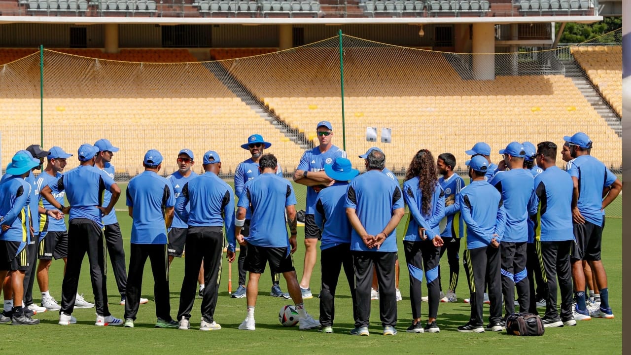 Champions Trophy 2025: ಟೀಂ ಇಂಡಿಯಾ ಸದಸ್ಯರ ತಾಯಿ ನಿಧನ; ದುಬೈನಿಂದ ಭಾರತಕ್ಕೆ ವಾಪಸ್ Champions Trophy 2025: ಟೀಂ ಇಂಡಿಯಾ ಸದಸ್ಯರ ತಾಯಿ ನಿಧನ; ದುಬೈನಿಂದ ಭಾರತಕ್ಕೆ ವಾಪಸ್