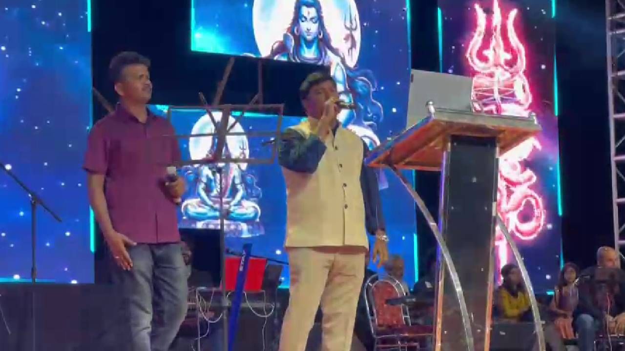 ಗೋಕರ್ಣ ಉತ್ಸವದಲ್ಲಿ ಎಸ್​ಪಿ ನಾರಾಯಣ ಗಾಯನ
