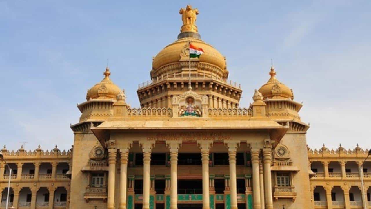 6 ತಿಂಗಳು 18 ಬಿಜೆಪಿ ಶಾಸಕರಿಗಿಲ್ಲ ವಿಧಾನಸಭೆ ಎಂಟ್ರಿ: ದಿನಭತ್ಯೆಯೂ ಇಲ್ಲ! 6 ತಿಂಗಳು 18 ಬಿಜೆಪಿ ಶಾಸಕರಿಗಿಲ್ಲ ವಿಧಾನಸಭೆ ಎಂಟ್ರಿ: ದಿನಭತ್ಯೆಯೂ ಇಲ್ಲ!