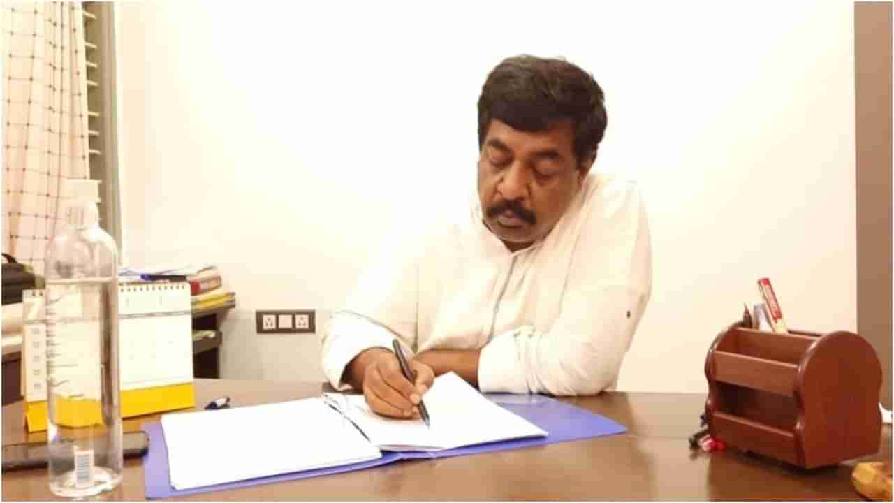 ಪದಗಳಲ್ಲೇ ಆಟ ಆಡೋ ಕವಿ; ಯೋಗರಾಜ್ ಭಟ್ ಬರೆದ ಈ ಹಾಡುಗಳನ್ನು ಮಿಸ್ ಮಾಡದೆ ಕೇಳಿ
