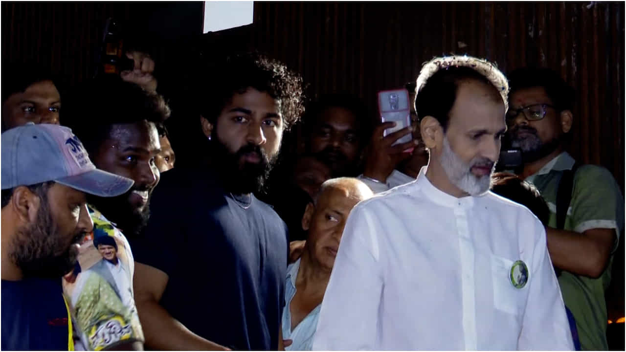 ಅಪ್ಪು ಸಿನಿಮಾ ಅದ್ದೂರಿ ಮರು ಬಿಡುಗಡೆ; ಫ್ಯಾನ್ಸ್ ಸಂಭ್ರಮ ಕಣ್ತುಂಬಿಕೊಂಡ ಯುವ ಅಪ್ಪು ಸಿನಿಮಾ ಅದ್ದೂರಿ ಮರು ಬಿಡುಗಡೆ; ಫ್ಯಾನ್ಸ್ ಸಂಭ್ರಮ ಕಣ್ತುಂಬಿಕೊಂಡ ಯುವ