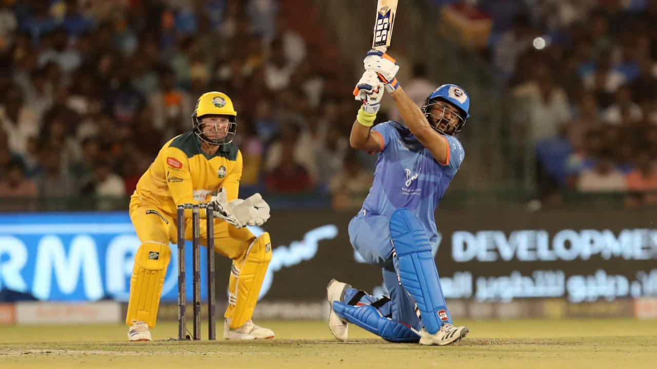Yuvraj Singh: 6,6,6,6,6,6,6.. ಯುವಿ ಸಿಡಿಲಬ್ಬರಕ್ಕೆ ಆಸೀಸ್ ದಿಗ್ಗಜರು ಹೈರಾಣು; ವಿಡಿಯೋ ನೋಡಿ Yuvraj Singh: 6,6,6,6,6,6,6.. ಯುವಿ ಸಿಡಿಲಬ್ಬರಕ್ಕೆ ಆಸೀಸ್ ದಿಗ್ಗಜರು ಹೈರಾಣು; ವಿಡಿಯೋ ನೋಡಿ